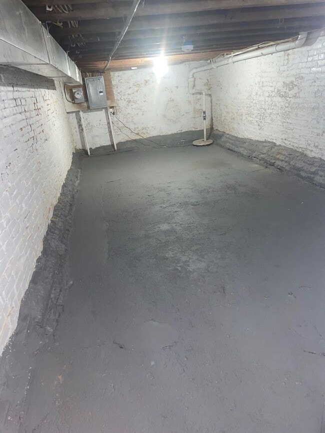 Building Photo - 2432 Etting St