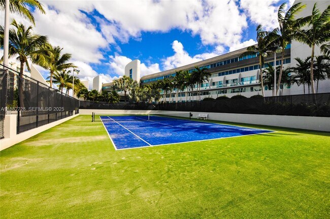 Building Photo - 2950 NE 188th St