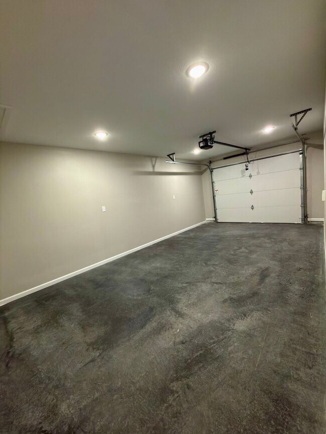 Building Photo - 1805 St Michael's Ct