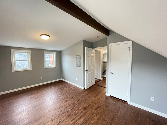 Building Photo - 37 Grove St