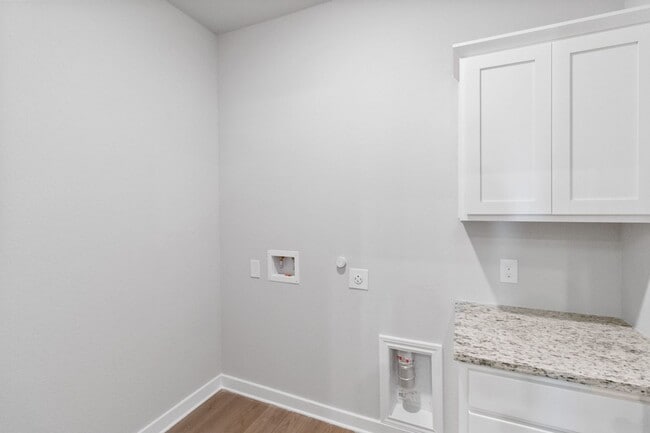 Building Photo - 210-210 Nespral Dr