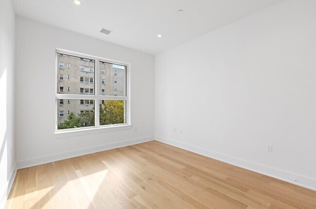 Building Photo - 6025 JFK Blvd E