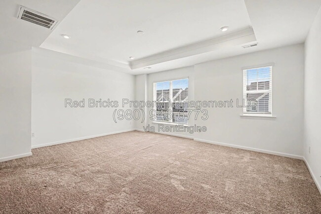 Building Photo - 13027 Rover St