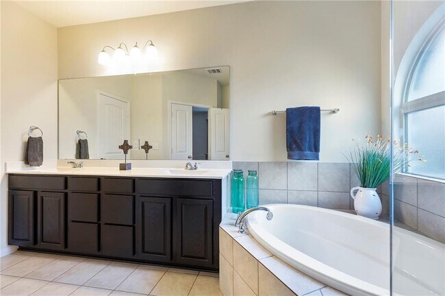 Building Photo - 2436 Republic Trails