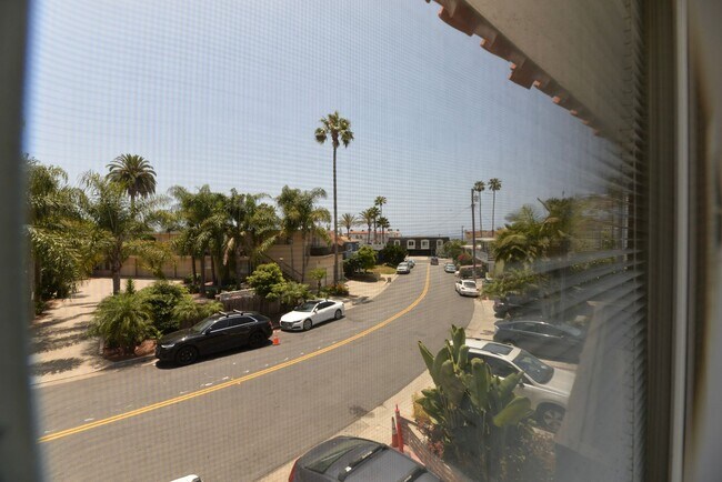 Building Photo - 248 Avenida Del Poniente