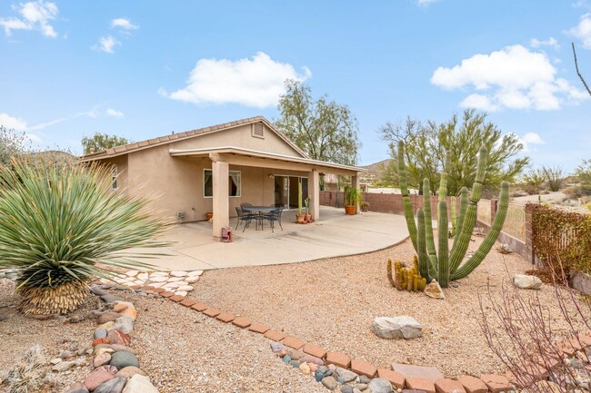 Building Photo - Saguaro Ridge