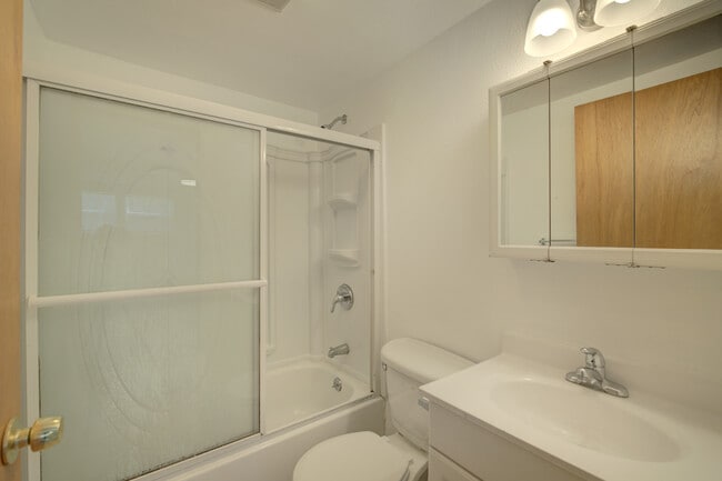 Building Photo - 5232 Brooklyn Ave NE