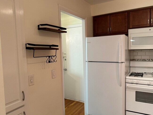 Building Photo - 1249 Island Dr