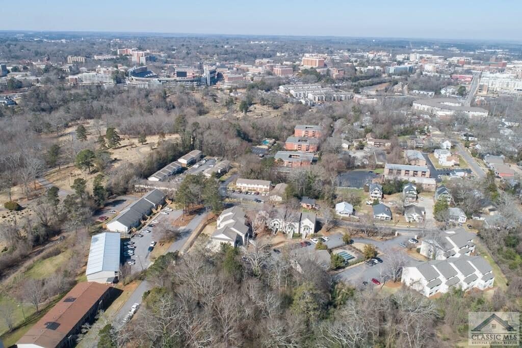 Building Photo - 290 Appleby Dr