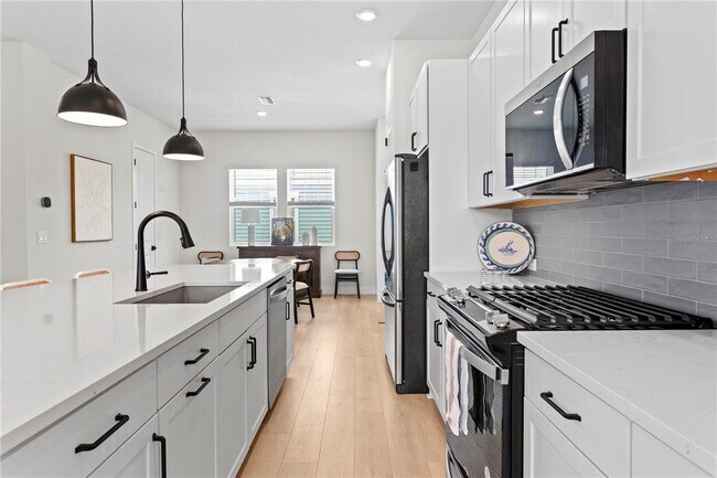 Building Photo - 114-121 21st St N