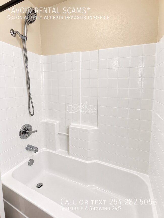 Building Photo - 405 S Amy Ln