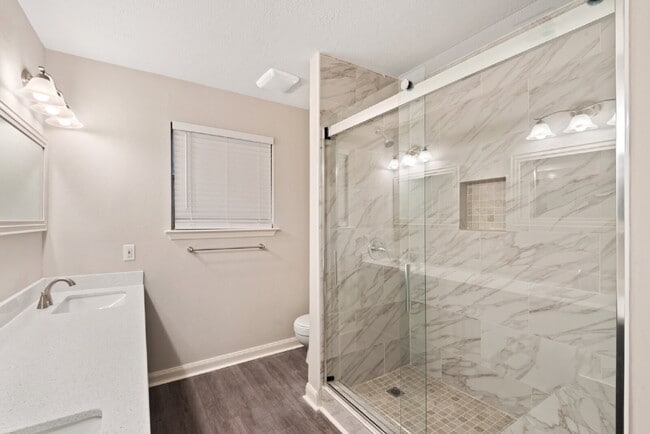 Building Photo - 2411 Cypressvine Dr
