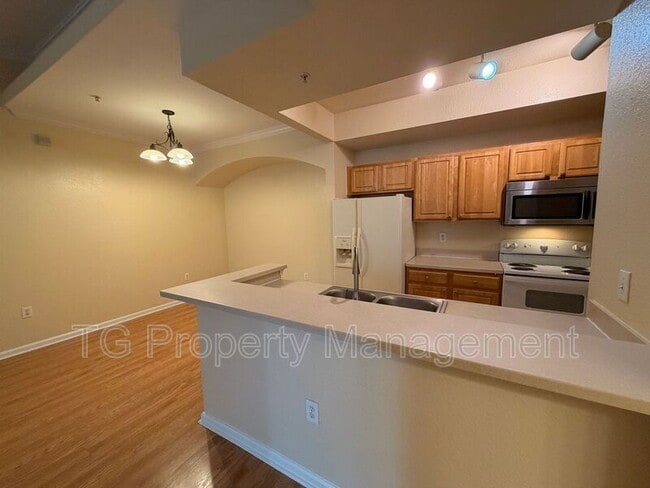 Building Photo - 10075 Gate Pkwy N