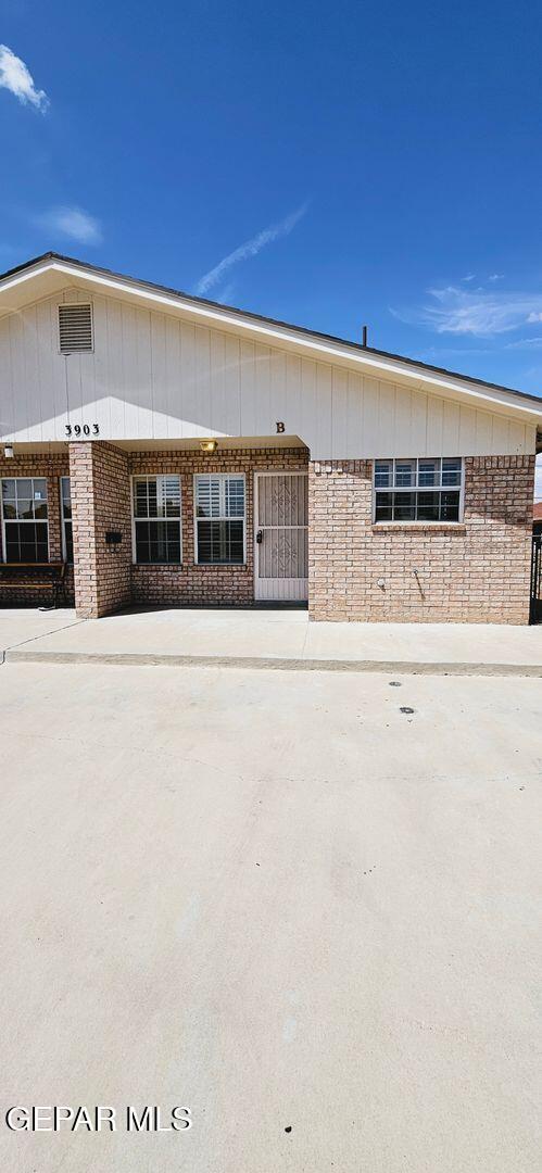 Building Photo - 3903 Van Buren Ave