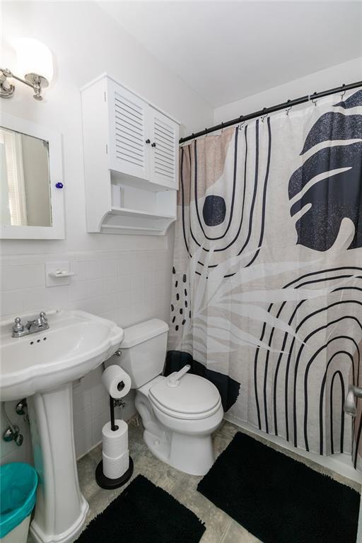 Building Photo - 936 East Lake Dr