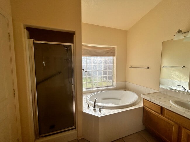 Building Photo - 4-Bedroom Home in Mesa Del Sol with Heated Pool and Spa