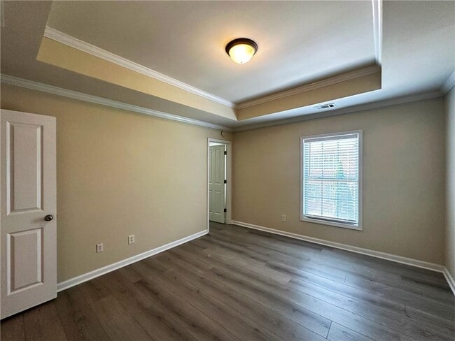 Building Photo - 5132 Meridian Ln