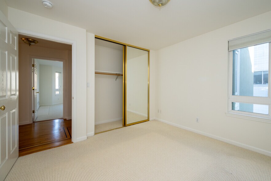 Building Photo - 1701 Judah St