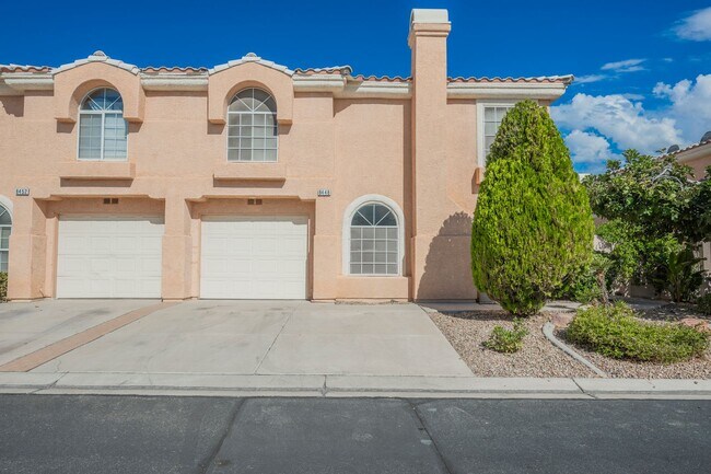 Building Photo - Fully Remodeled 3-Bedroom Townhome