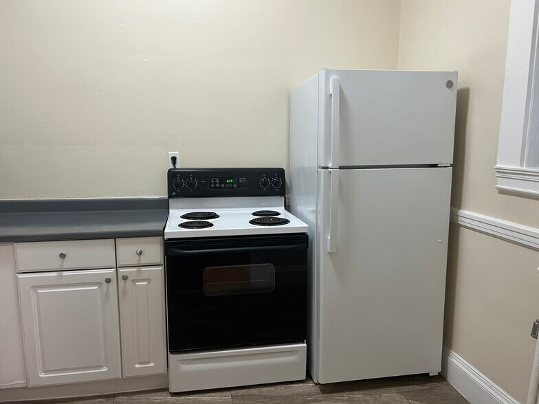 Building Photo - 1410 Beacon St