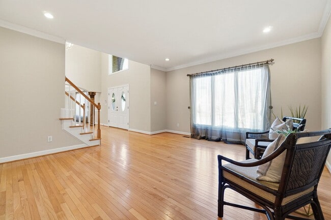 Building Photo - Ready NOW in The Reserve at Great Neck, Top-Rated Schools, Pet Friendly