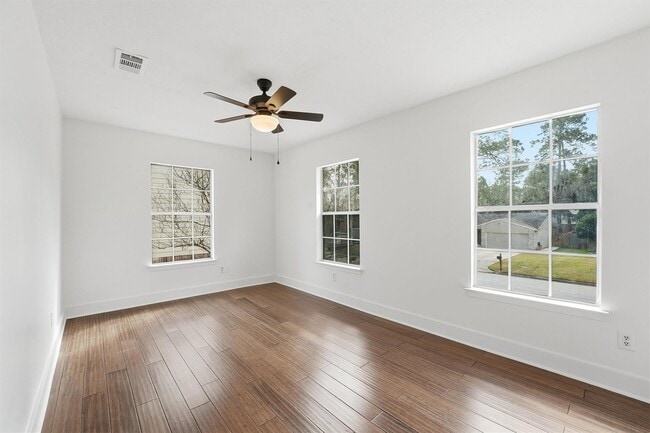Building Photo - 3211 Park Garden Dr