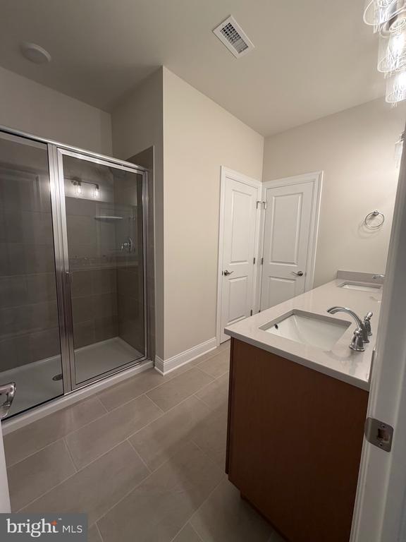 Building Photo - 433 Reagans Ln