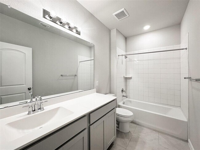 Building Photo - 409 Palo Brea Lp