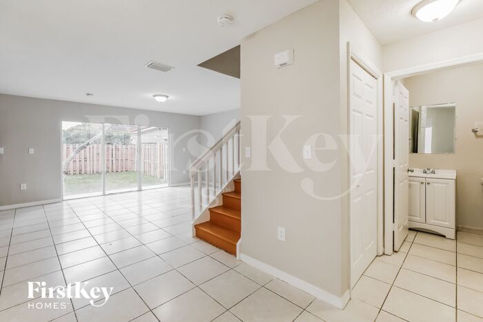 Building Photo - 10561 SW 161st Ave