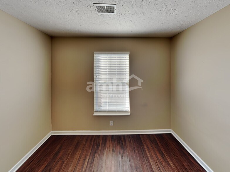 Building Photo - 3055 Hidden Creek Dr