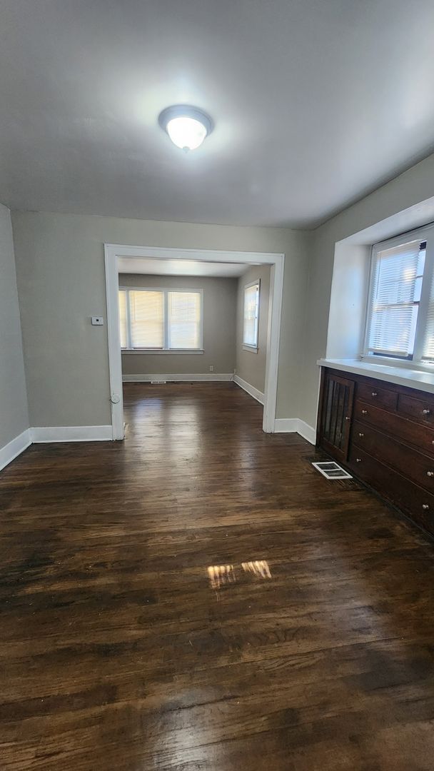 Building Photo - 3 Bed 1 Bath