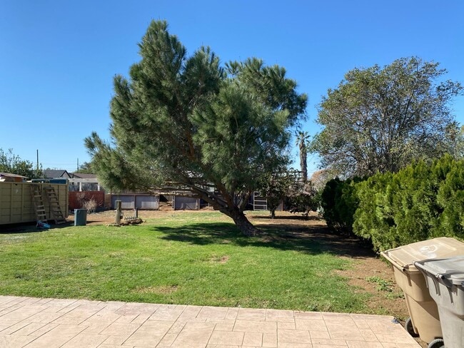 Building Photo - Single story 4 Bedroom for Lease Jurupa Valley