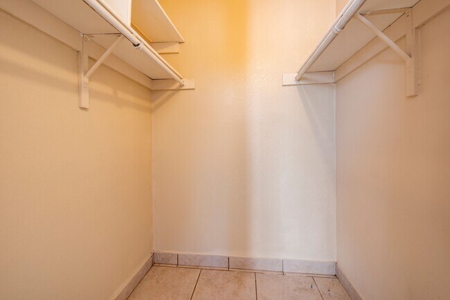 Building Photo - 1240 NW 6th Ave