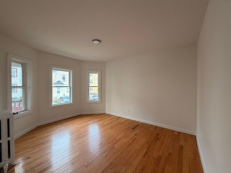 Building Photo - 74 Mora St