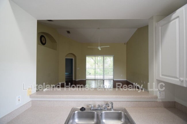 Building Photo - 534 Grasslands Village Cir