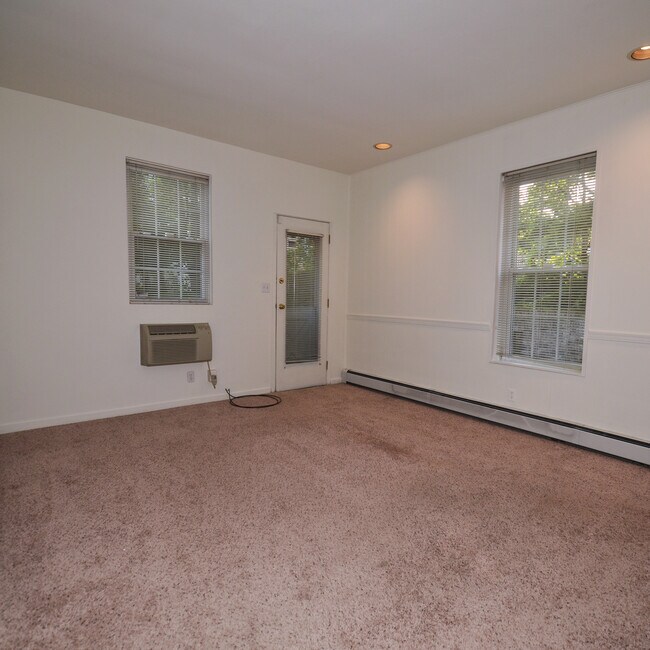 Building Photo - 3 Rosary Way