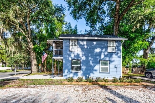 Building Photo - 109 W 11th Ave