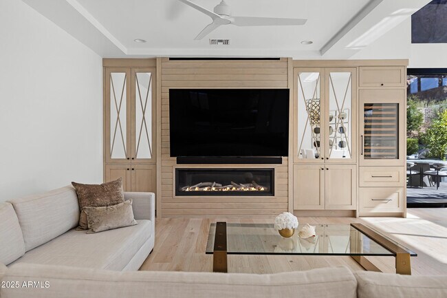 Building Photo - 5841 N Echo Canyon Cir