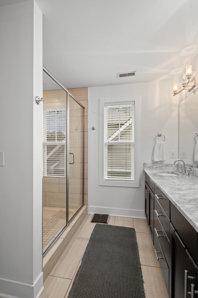 Building Photo - 1126A Cahal Ave