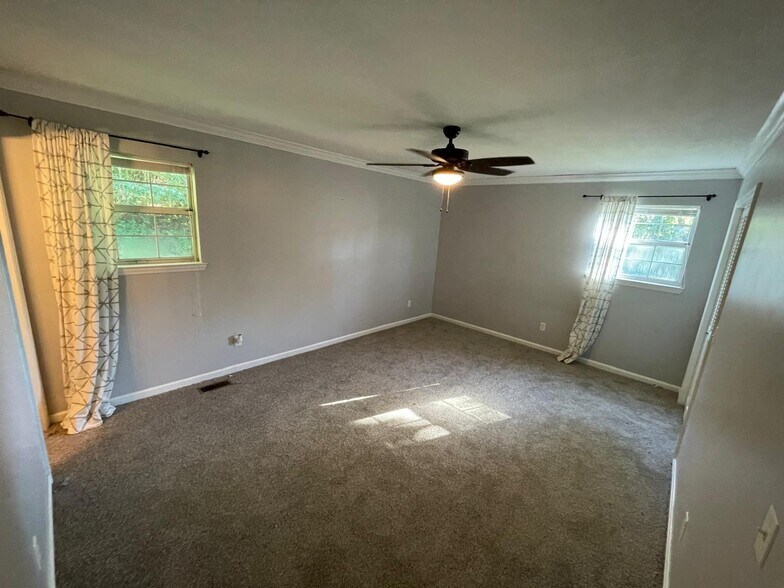 Master Bedroom - 1936 Ashmore Ave