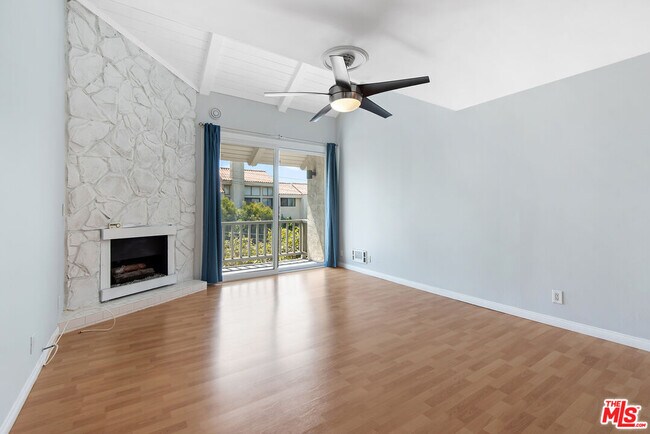 Building Photo - 8740 Tuscany Ave
