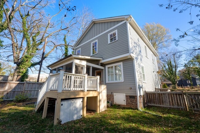 Building Photo - Gorgeous 3bd/2.5ba Two-Story Home Near Downtown Durham, Incredible Location!