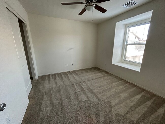 Building Photo - 4046 E Ranch Rd