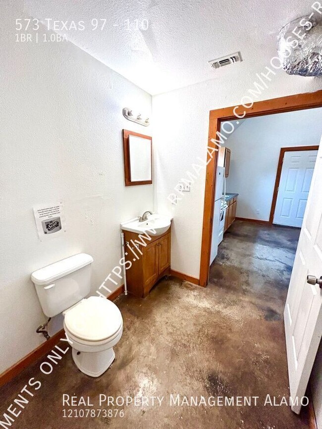 Building Photo - AVAILABLE NOW! 1 Bedroom / 1 Bath Lodge w/...