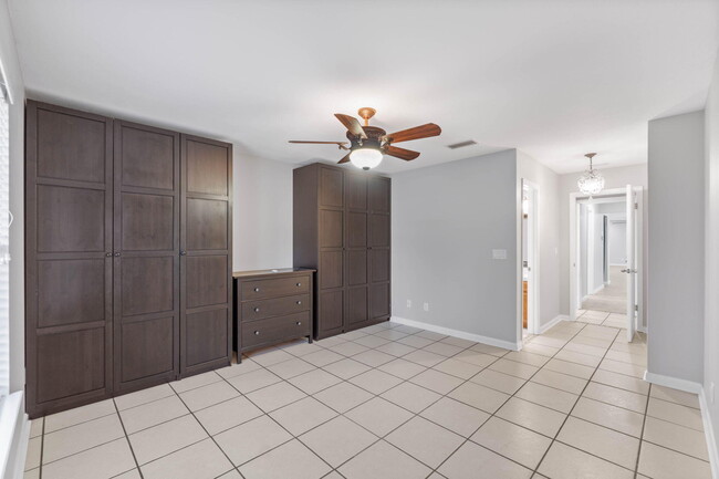 Building Photo - 202 Stephen Ave