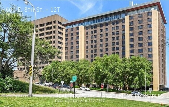 Primary Photo - 600 E 8th St