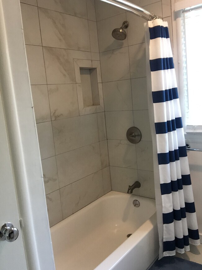 Bath - 481 Willow Rd