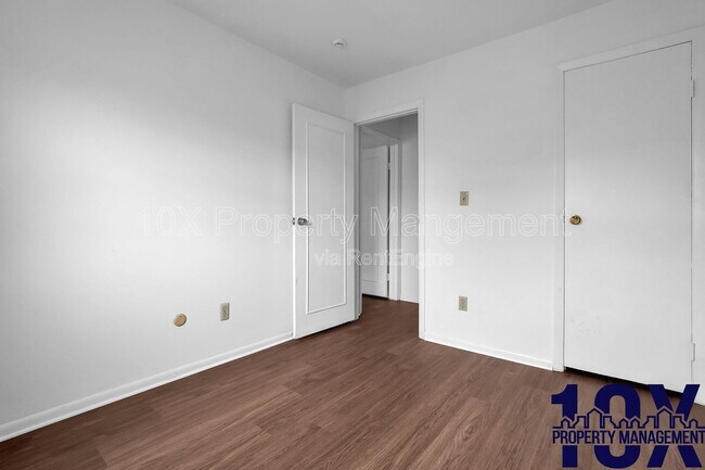 Building Photo - 141 Beacon Run W