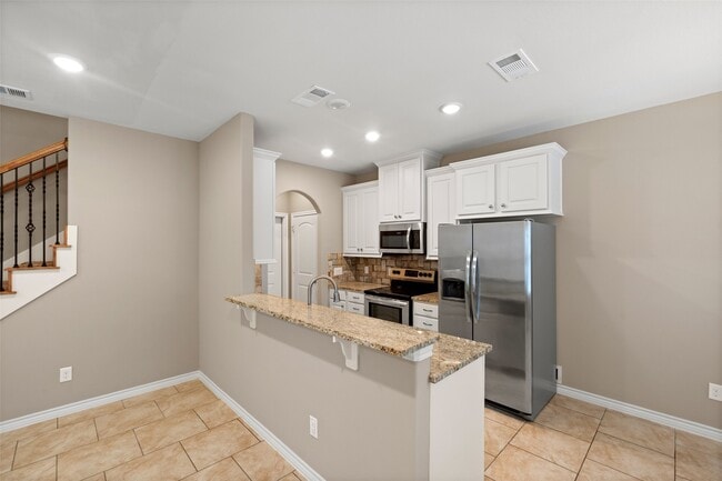 Building Photo - 1413 E April Villa