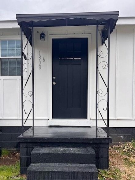 Building Photo - 1308 W Ridge St